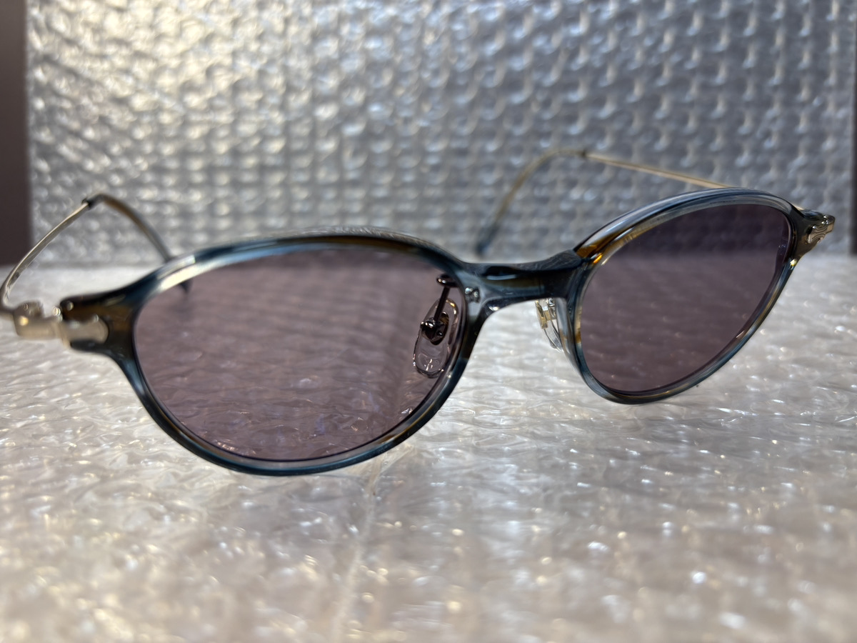 イノチグラスのメガネ